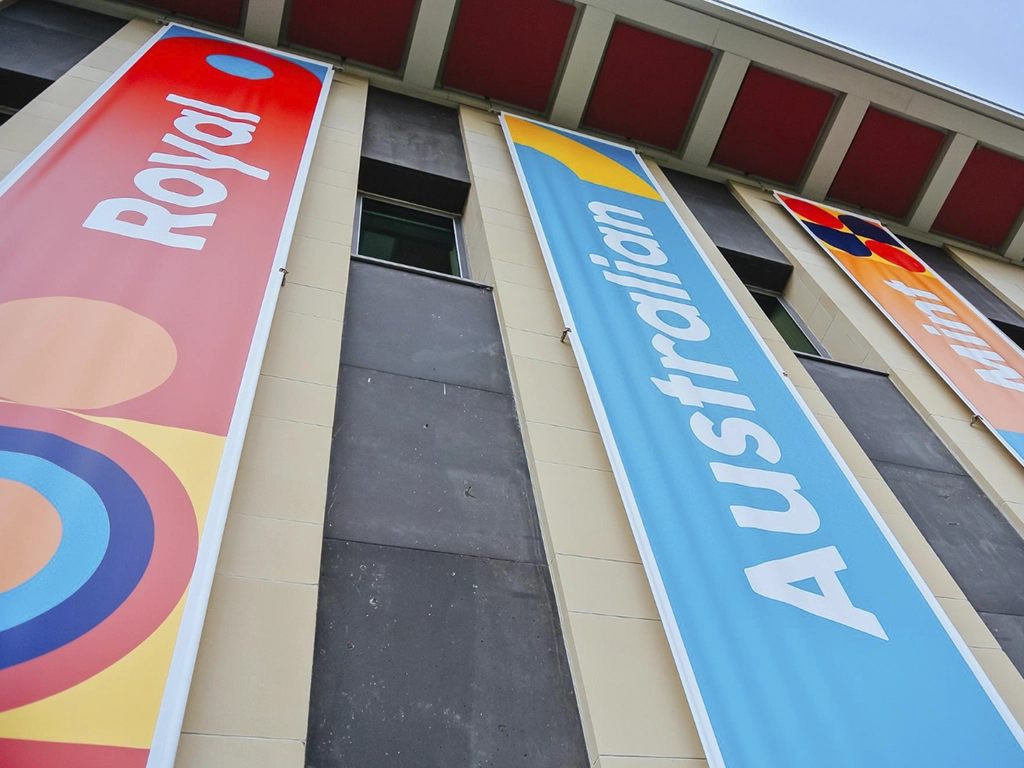 Vinilos y adhesivos para fachadas y decoración en Medellín